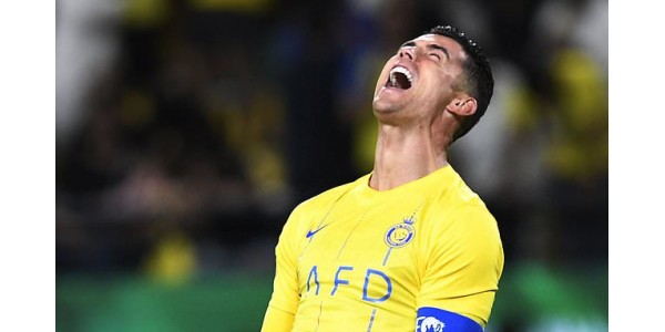 CRISTIANO RONALDO itki ensimmäistä kertaa voitettuaan vastustajansa